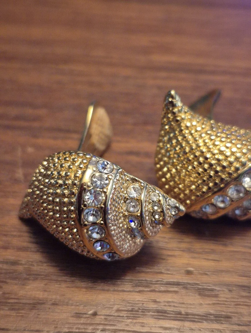 Vintage Kenneth Jay Lane Gold Tone Conch Shell Earrings - Picture 4 of 7